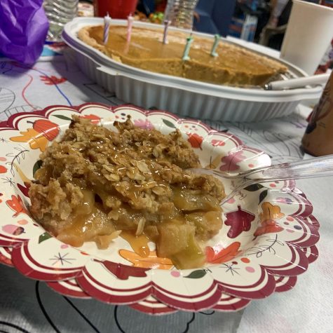 Apple crisp has always been a favorite, but sometimes it gets boring, so why not add homemade caramel?