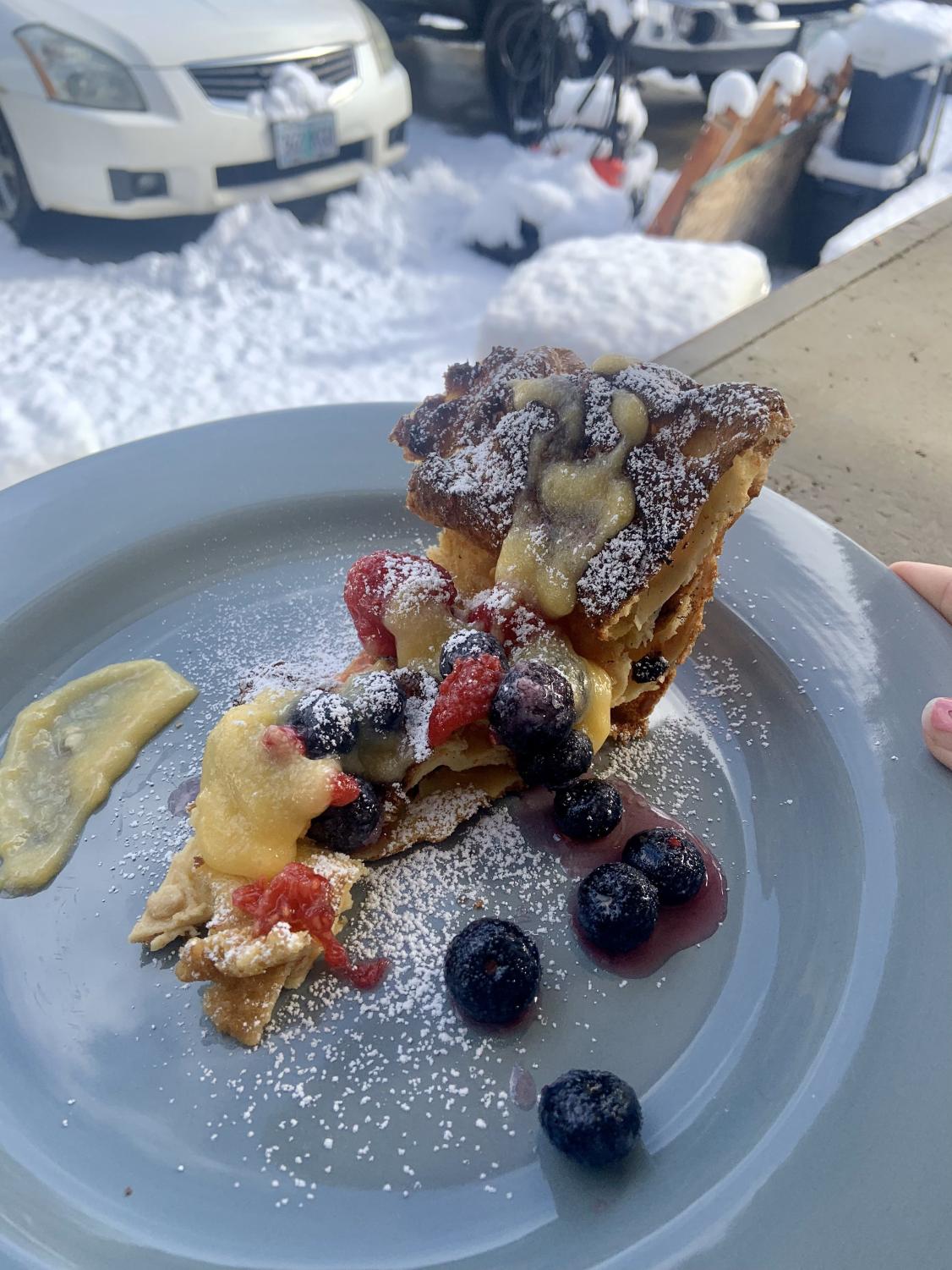 German Pancake with Lemon Curd and Sugared Berries